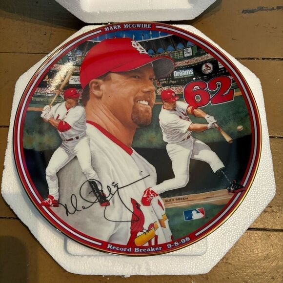 St. Louis Cardinals Mark McGwire Record Breaker 9-8-98 Collectors Plate - Picture 1 of 4
